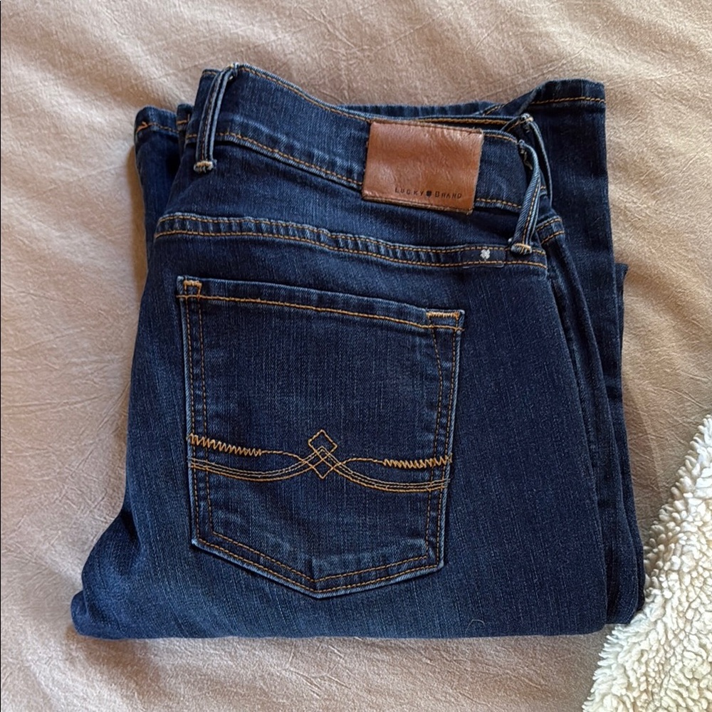 Lucky Brand Blue Jeans with Signature Stitching and Classic Fit